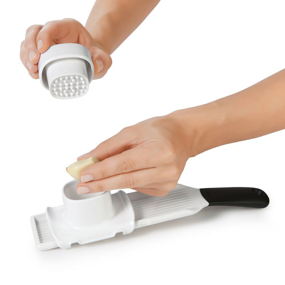 OXO Good Grips Garlic Slicer G4
