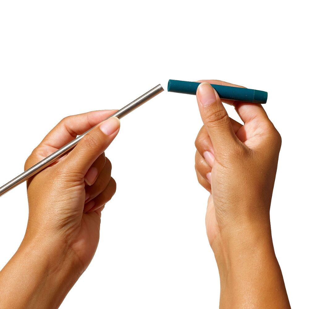 4-Piece Reusable Straw and Brush Set with Case Q6