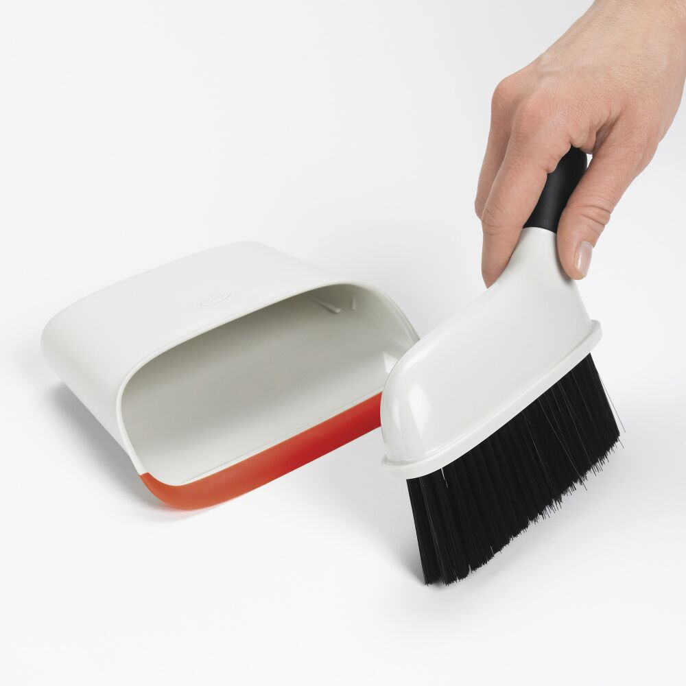 Compact Dustpan & Brush Set I6