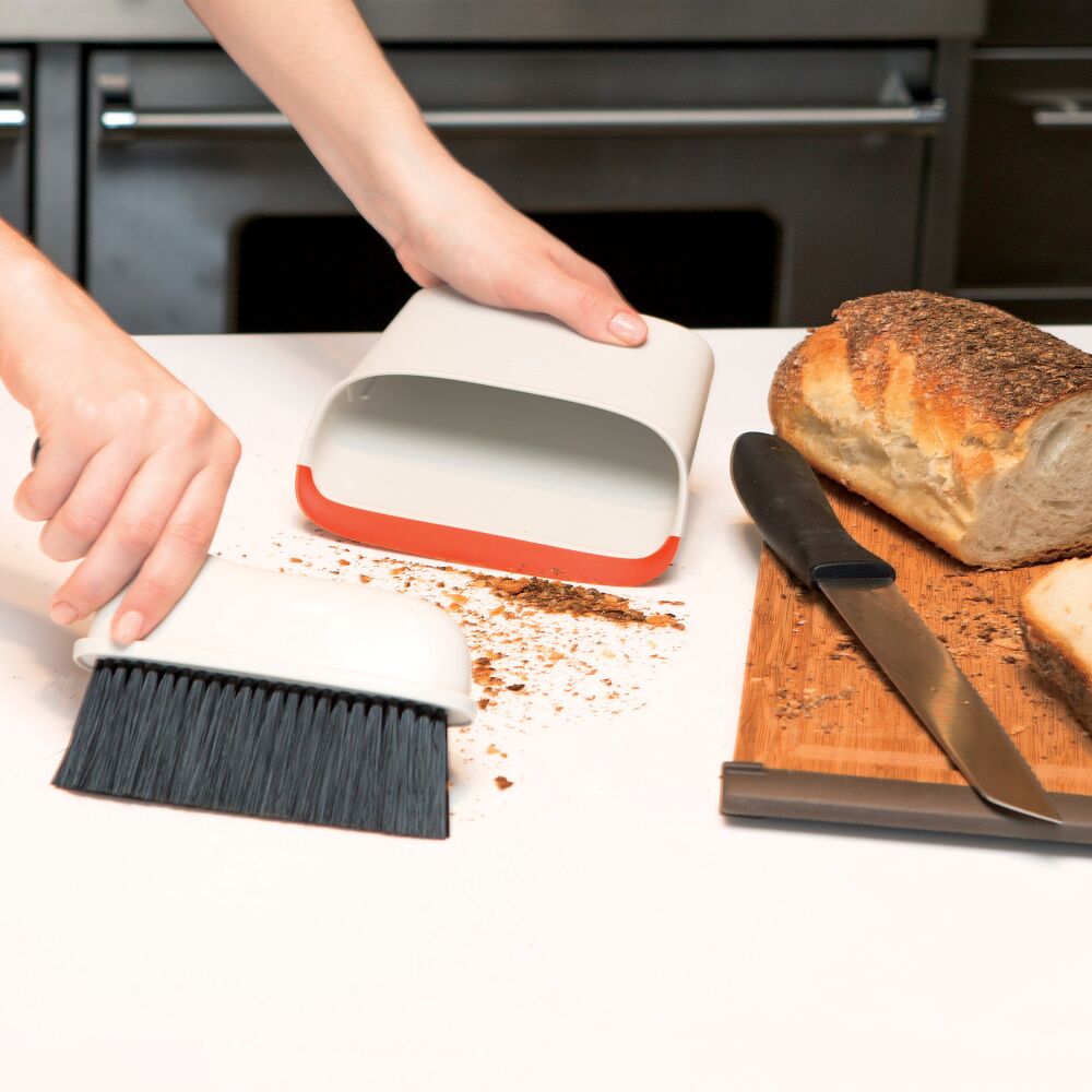 Compact Dustpan & Brush Set I6