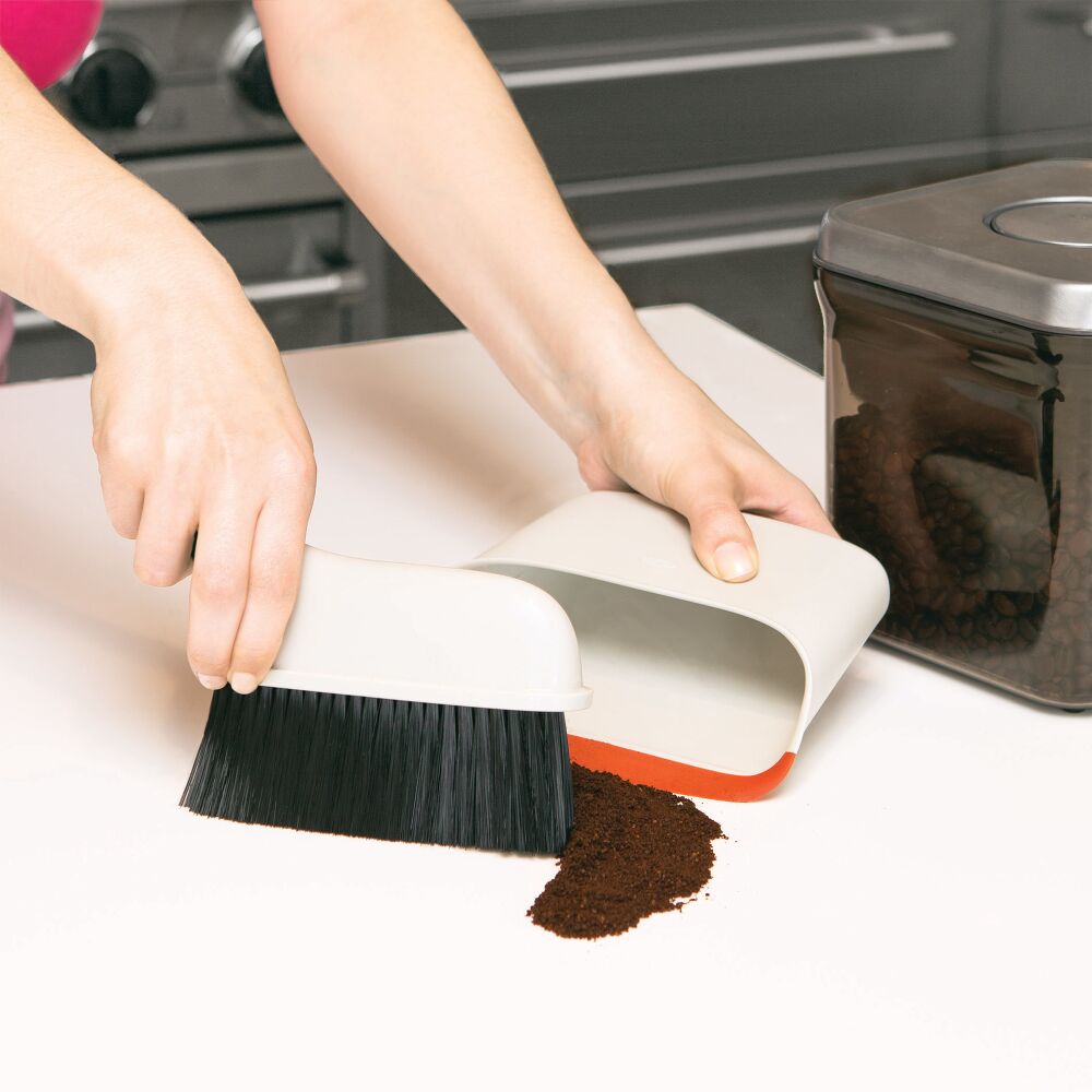 Compact Dustpan & Brush Set I6