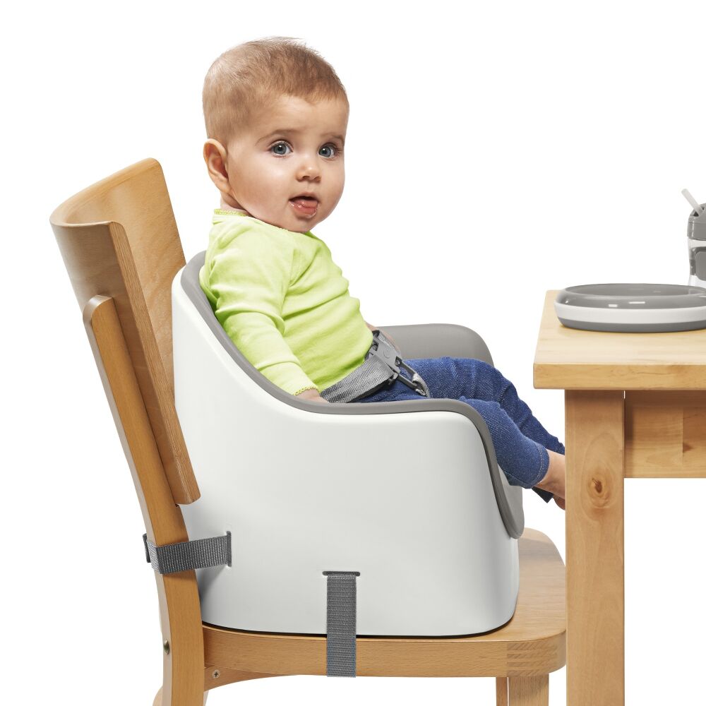 Nest Booster Seat with Removable Cushion R6