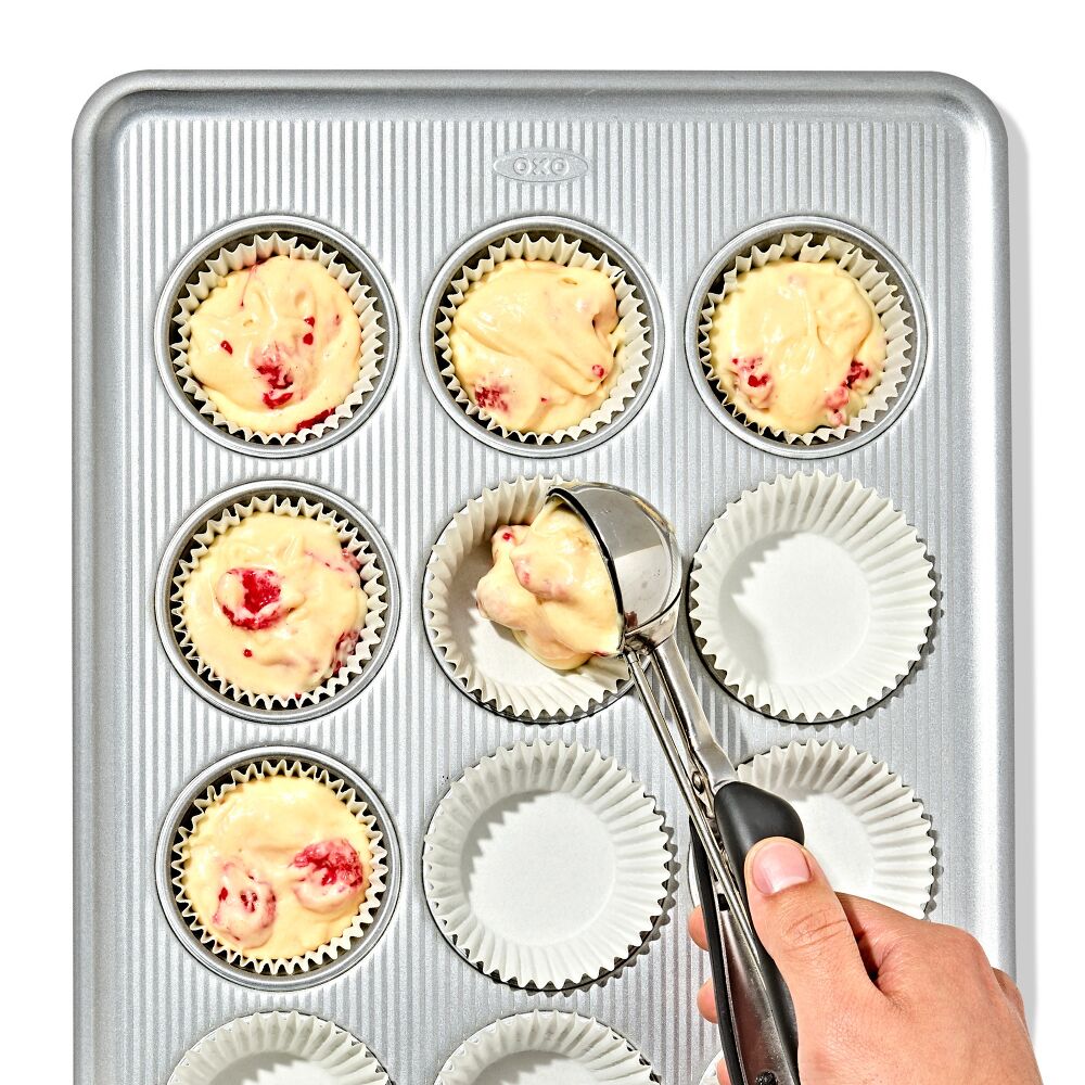 Nonstick Pro Clear Coated 12 Cup Muffin Pan U7