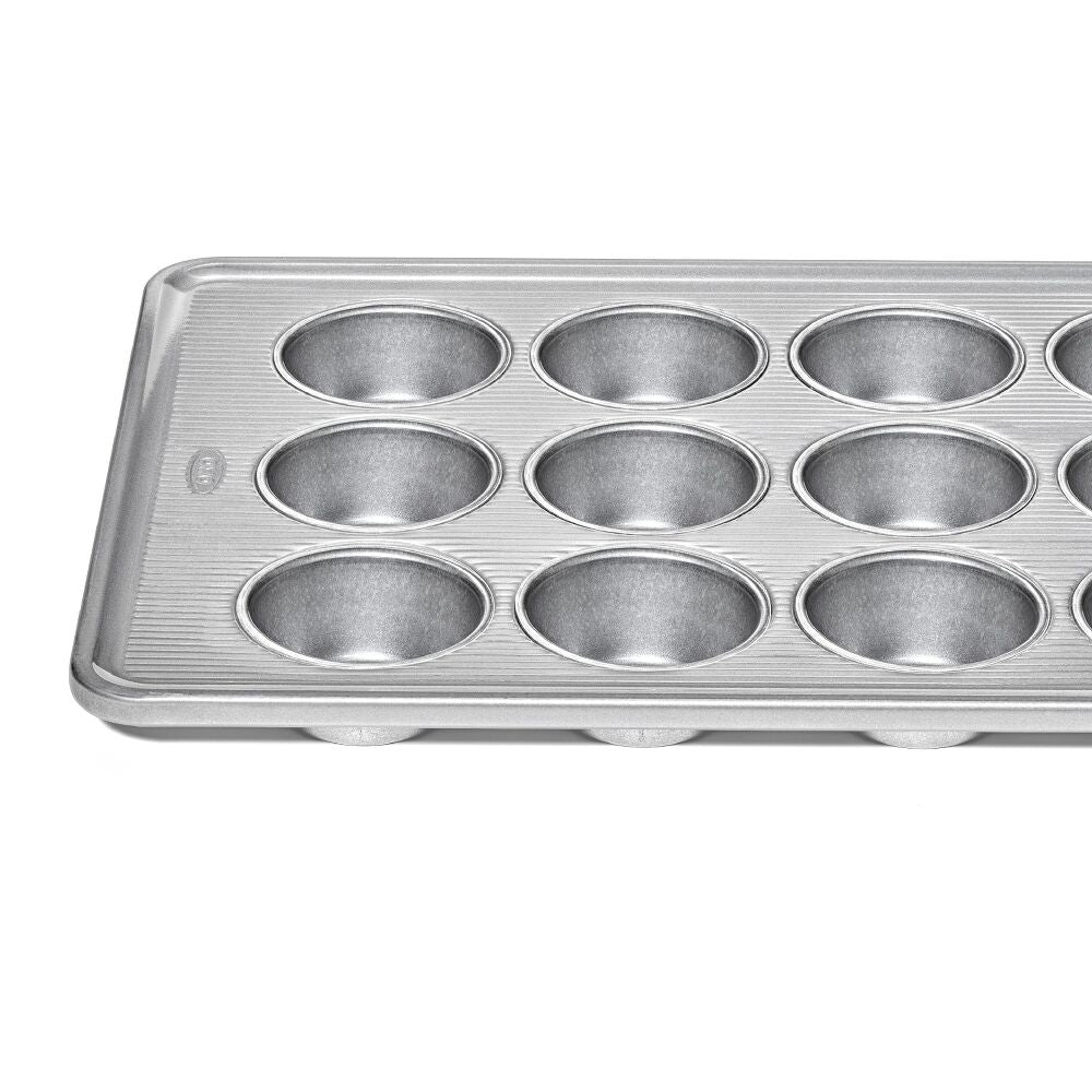Nonstick Pro Clear Coated 12 Cup Muffin Pan U7