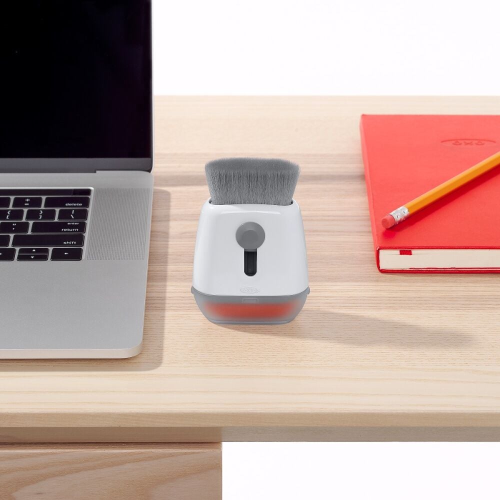 Sweep & Swipe Laptop Cleaner R2