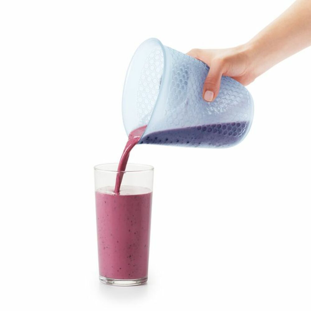 4 Cup Squeeze & Pour Measuring Cup D7