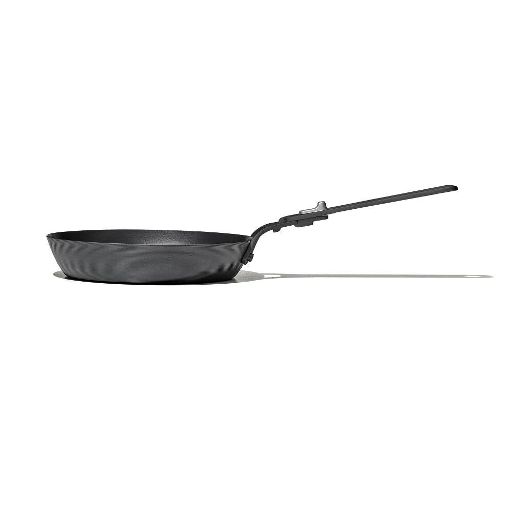 Carbon Steel With Removable Handle 8in Pan Y3
