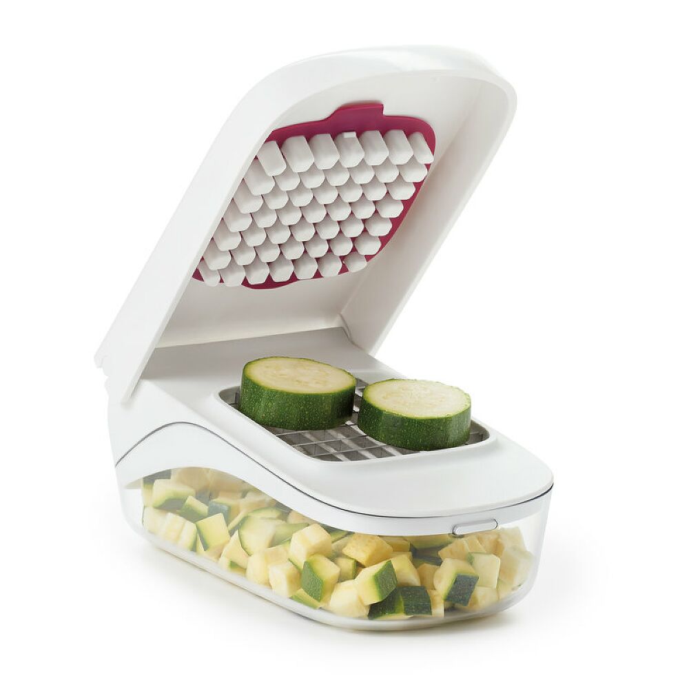 Vegetable Chopper with Easy-Pour Opening C4