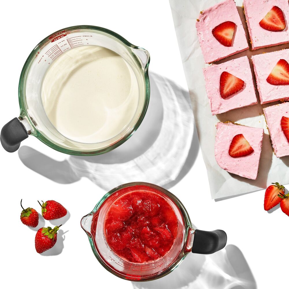 2-Cup and 4-Cup Glass Measuring Cup Set C7