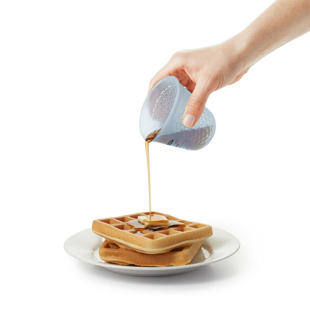 Mini Squeeze & Pour Silicone Measuring Cup I5
