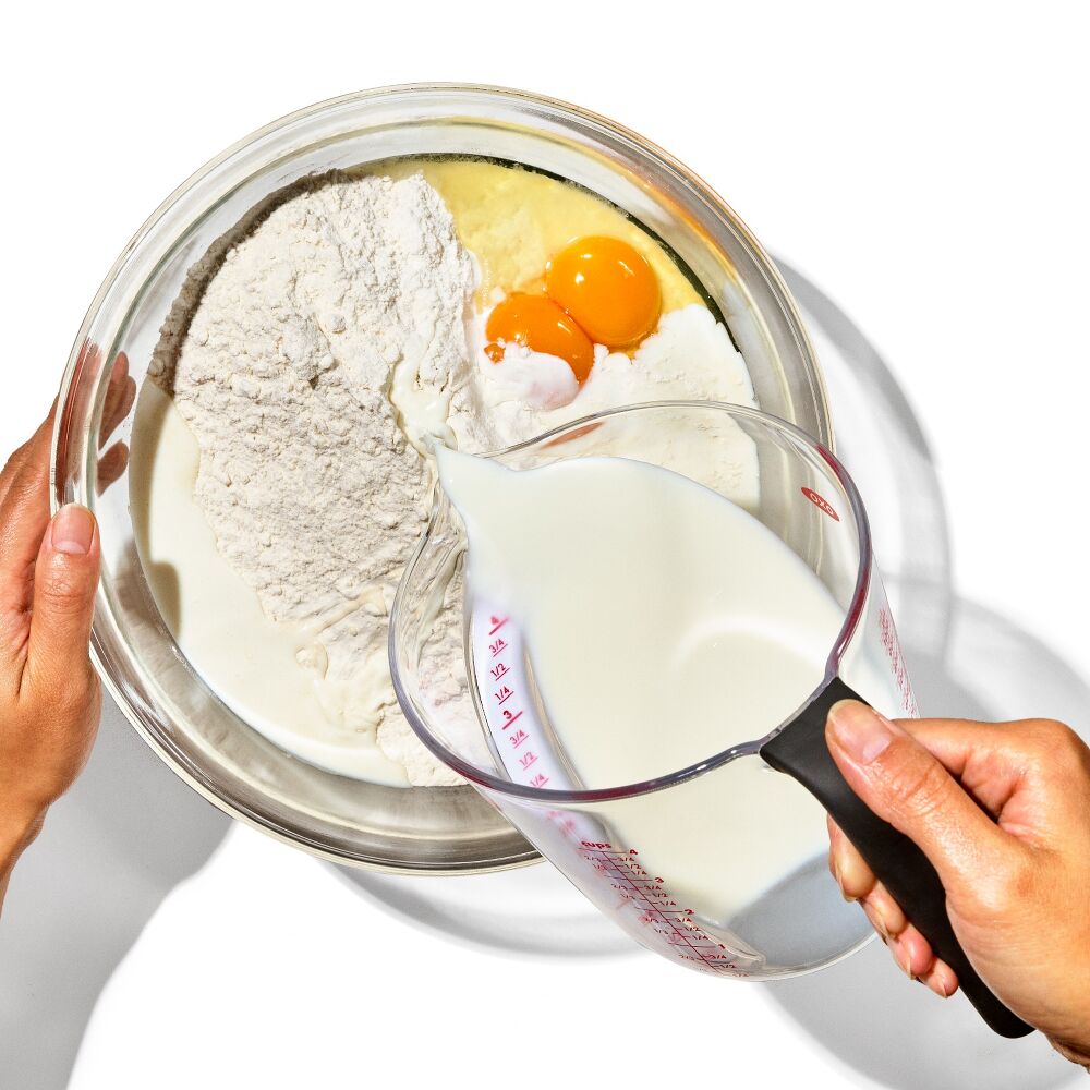 4-Cup Angled Measuring Cup F0