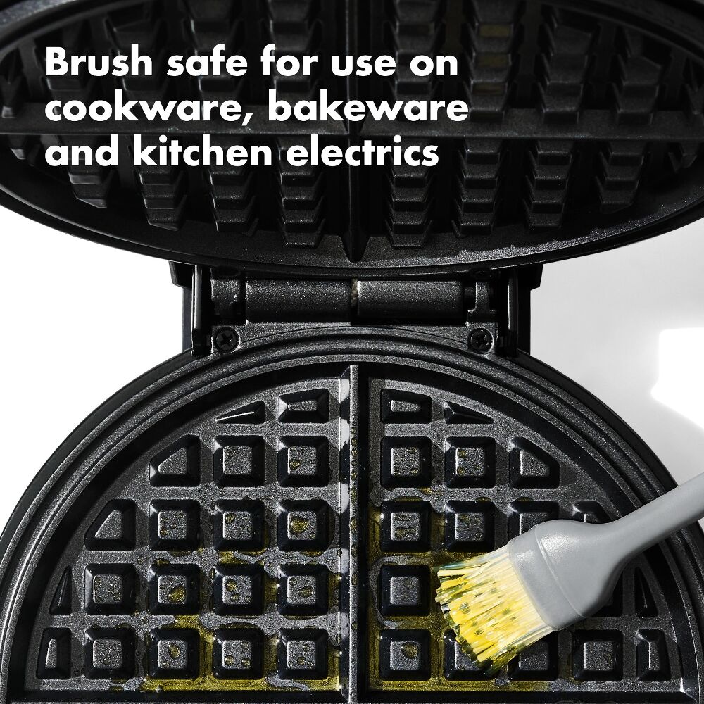 Glass Oil Bottle and Silicone Brush Set Q9