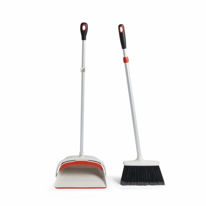 Large Sweep Set with Extendable Broom Z7