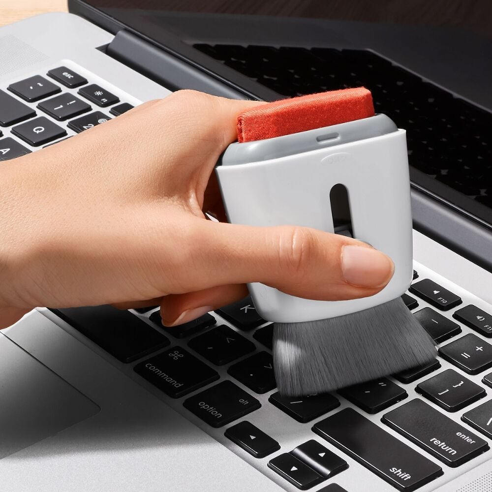 Sweep & Swipe Laptop Cleaner R2