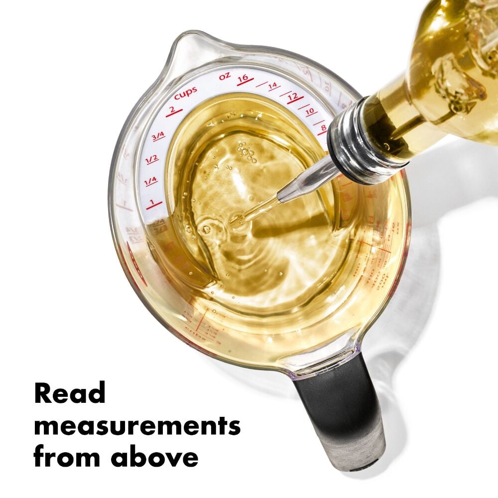 2-Cup Angled Measuring Cup D8