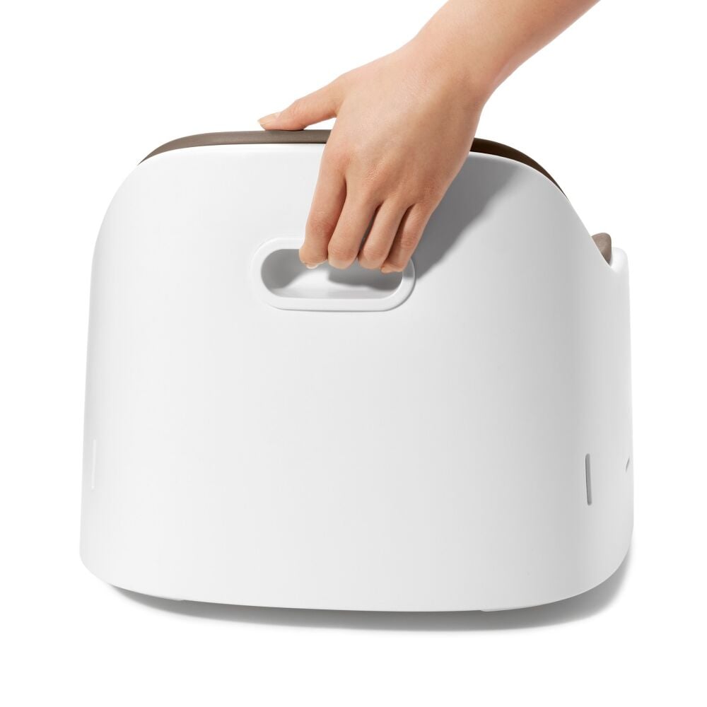 Nest Booster Seat with Removable Cushion R6