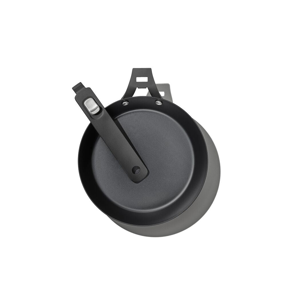 Carbon Steel With Removable Handle 8in Pan Y3
