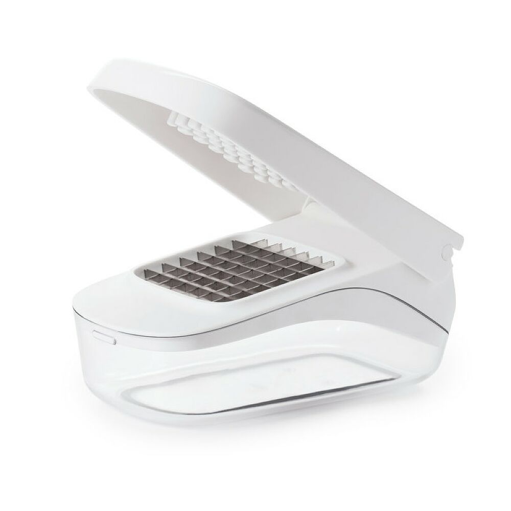 Vegetable Chopper with Easy-Pour Opening C4