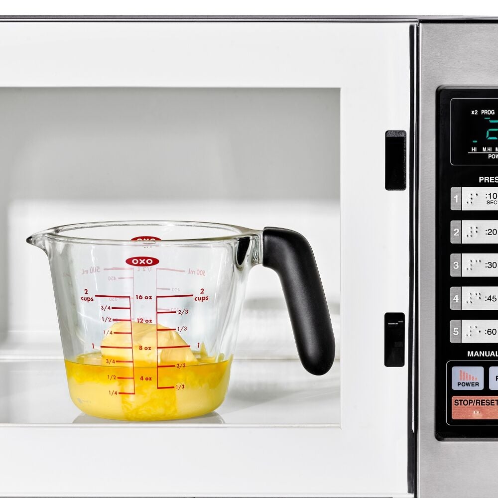 2 Cup Glass Measuring Cup with Lid W0